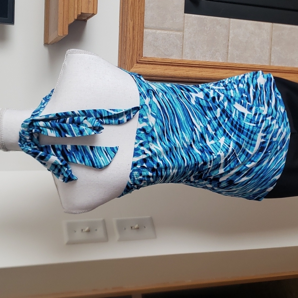 Halter top - Picture 2 of 2